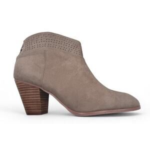Violet & Red Jackson Laser Cut Topline Booties – Taupe – 6 – NWOB